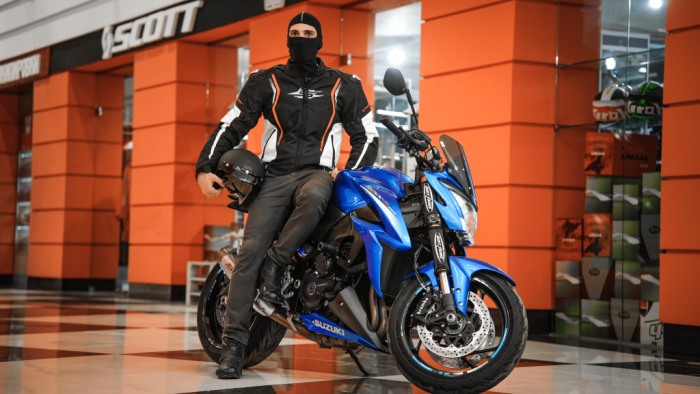 Открытый шлем HX 77 IXS Черный матовый